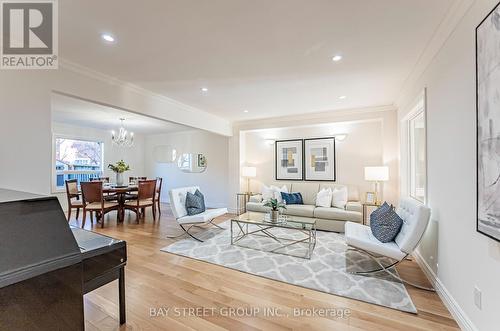 36 Pinewood Drive, Vaughan, ON - Indoor Photo Showing Living Room