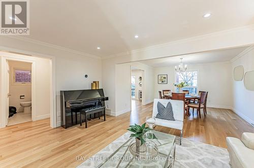 36 Pinewood Drive, Vaughan, ON - Indoor Photo Showing Living Room