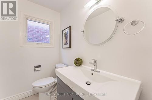 36 Pinewood Drive, Vaughan, ON - Indoor Photo Showing Bathroom