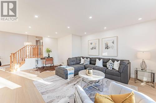 36 Pinewood Drive, Vaughan, ON - Indoor Photo Showing Living Room