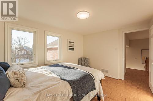 36 Pinewood Drive, Vaughan, ON - Indoor Photo Showing Bedroom