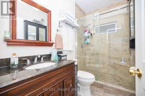 5256 Beach Road, Port Colborne (874 - Sherkston), ON - Indoor Photo Showing Bathroom