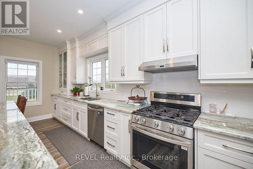 5256 Beach Road, Port Colborne (874 - Sherkston), ON - Indoor Photo Showing Kitchen With Double Sink With Upgraded Kitchen