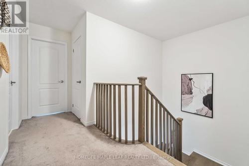 8273 Tulip Tree Drive, Niagara Falls, ON - Indoor Photo Showing Other Room