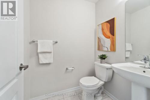 8273 Tulip Tree Drive, Niagara Falls, ON - Indoor Photo Showing Bathroom