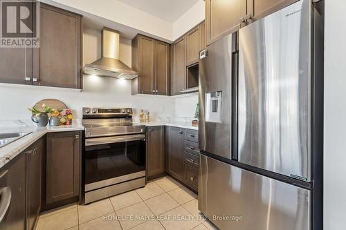 8273 Tulip Tree Drive, Niagara Falls, ON - Indoor Photo Showing Kitchen