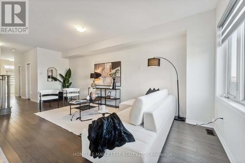 8273 Tulip Tree Drive, Niagara Falls, ON - Indoor Photo Showing Living Room