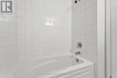 8273 Tulip Tree Drive, Niagara Falls, ON - Indoor Photo Showing Bathroom