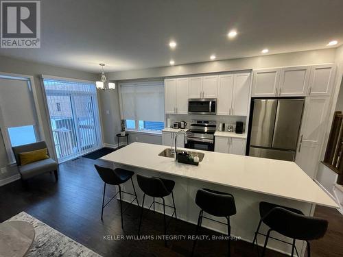 626 Rathburn Lane, Ottawa, ON - Indoor Photo Showing Kitchen With Stainless Steel Kitchen