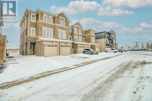 43 Pumpkin Corner Crescent, Barrie, ON - Outdoor With Facade