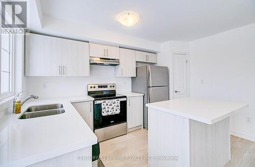 43 Pumpkin Corner Crescent, Barrie, ON - Indoor Photo Showing Kitchen With Double Sink