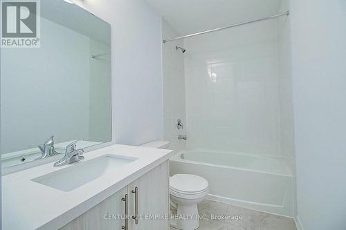 43 Pumpkin Corner Crescent, Barrie, ON - Indoor Photo Showing Bathroom