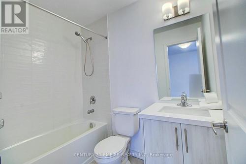 43 Pumpkin Corner Crescent, Barrie, ON - Indoor Photo Showing Bathroom