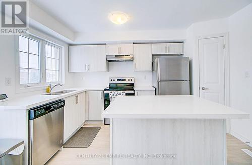 43 Pumpkin Corner Crescent, Barrie, ON - Indoor Photo Showing Kitchen With Stainless Steel Kitchen With Double Sink