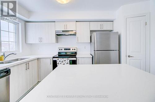 43 Pumpkin Corner Crescent, Barrie, ON - Indoor Photo Showing Kitchen With Stainless Steel Kitchen With Double Sink