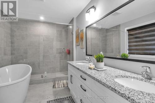 3817 Ayrshire Avenue, London, ON - Indoor Photo Showing Bathroom