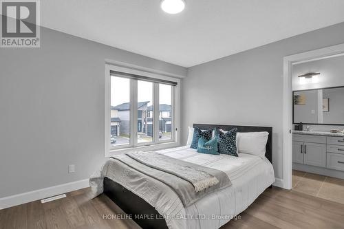 3817 Ayrshire Avenue, London, ON - Indoor Photo Showing Bedroom