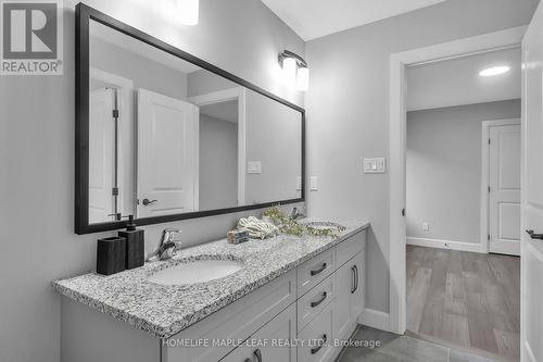 3817 Ayrshire Avenue, London, ON - Indoor Photo Showing Bathroom