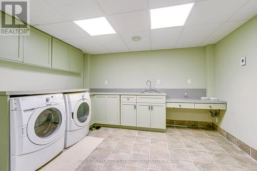 149 Balsam Drive, Oakville, ON - Indoor Photo Showing Laundry Room