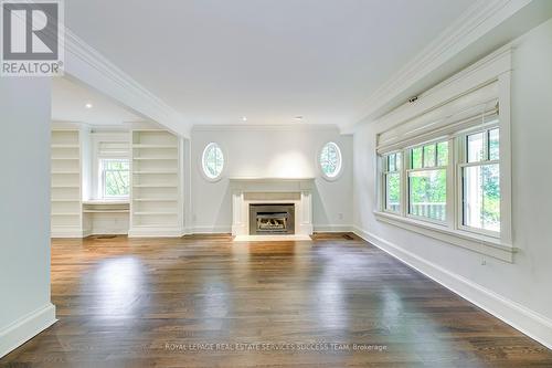 149 Balsam Drive, Oakville, ON - Indoor Photo Showing Living Room With Fireplace