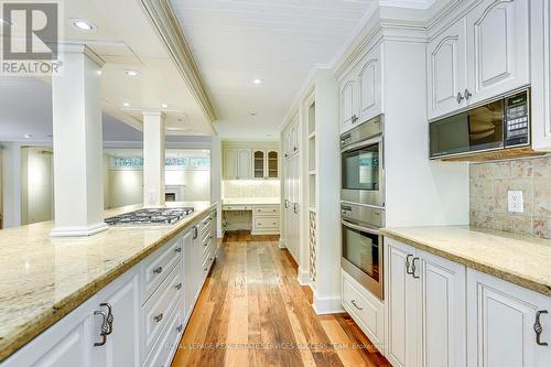 149 Balsam Drive, Oakville, ON - Indoor Photo Showing Kitchen With Upgraded Kitchen