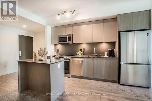 A1009 - 125 Bronte Road, Oakville, ON - Indoor Photo Showing Kitchen With Stainless Steel Kitchen