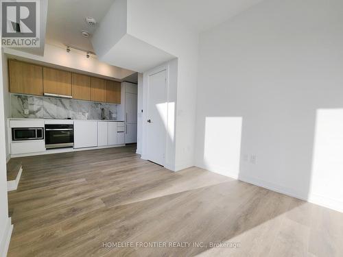 Ph19 - 1100 Sheppard Avenue W, Toronto, ON - Indoor Photo Showing Kitchen