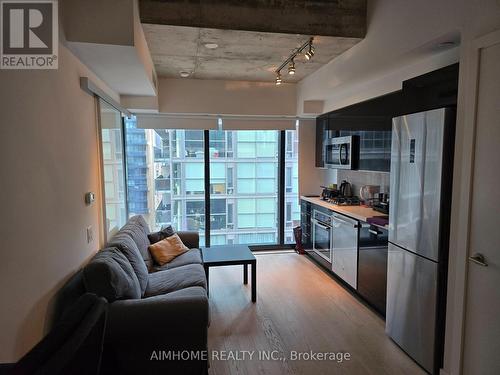 603 - 11 Charlotte Street, Toronto, ON - Indoor Photo Showing Kitchen