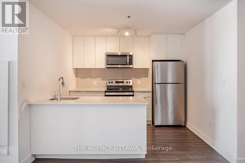 512 - 1354 Carling Avenue, Ottawa, ON - Indoor Photo Showing Kitchen