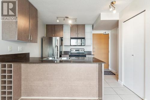 2903 928 Homer Street, Vancouver, BC - Indoor Photo Showing Kitchen With Double Sink