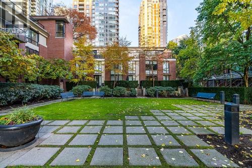 2903 928 Homer Street, Vancouver, BC - Outdoor