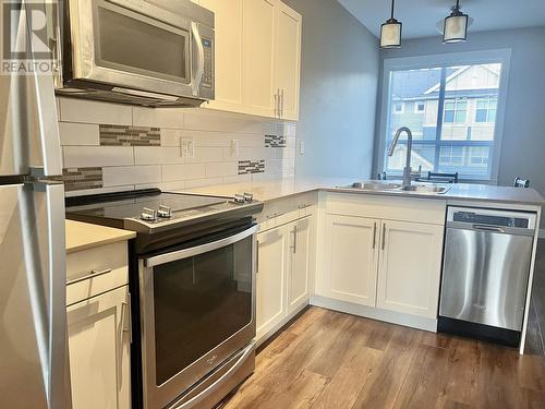 107 110 Baxter Avenue, Kitimat, BC - Indoor Photo Showing Kitchen With Upgraded Kitchen