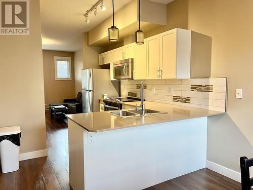 107 110 Baxter Avenue, Kitimat, BC - Indoor Photo Showing Kitchen With Double Sink