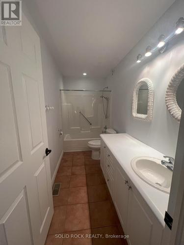 137 Steacy Gardens, Brockville, ON - Indoor Photo Showing Bathroom