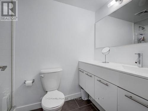 212 - 21 Nelson Street, Toronto, ON - Indoor Photo Showing Bathroom