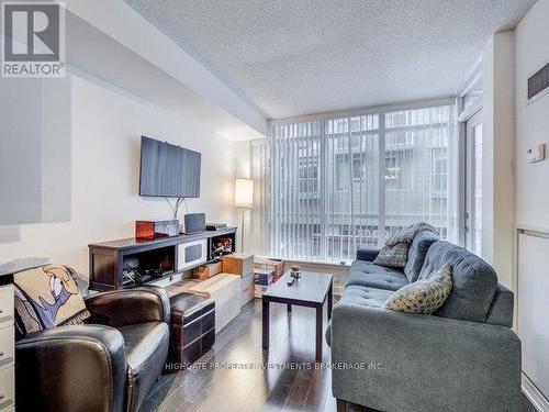 212 - 21 Nelson Street, Toronto, ON - Indoor Photo Showing Living Room