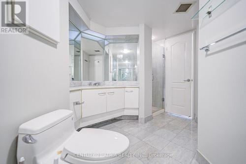 3402 - 38 Elm Street, Toronto, ON - Indoor Photo Showing Bathroom