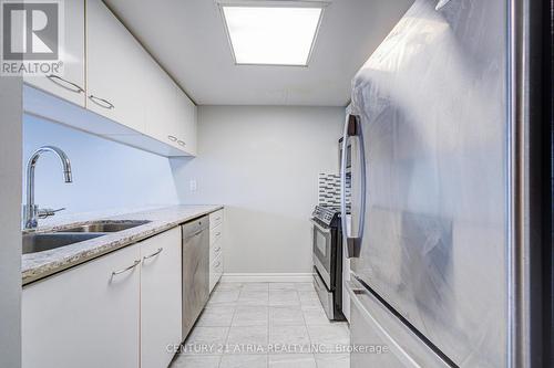 3402 - 38 Elm Street, Toronto, ON - Indoor Photo Showing Kitchen With Stainless Steel Kitchen With Double Sink With Upgraded Kitchen