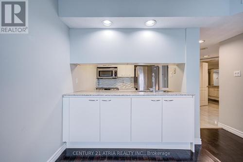 3402 - 38 Elm Street, Toronto, ON - Indoor Photo Showing Kitchen