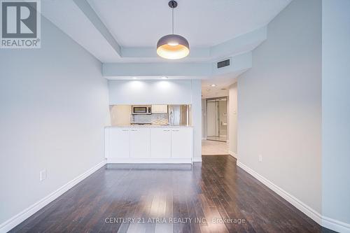 3402 - 38 Elm Street, Toronto, ON - Indoor Photo Showing Kitchen