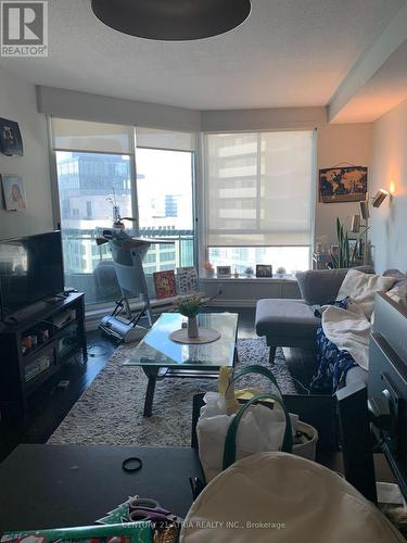 3402 - 38 Elm Street, Toronto, ON - Indoor Photo Showing Living Room