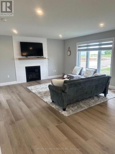 257 Greene Street, South Huron, ON - Indoor Photo Showing Living Room With Fireplace