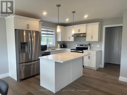 257 Greene Street, South Huron, ON - Indoor Photo Showing Kitchen With Upgraded Kitchen