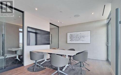 3503 - 1000 Portage Parkway, Vaughan, ON - Indoor Photo Showing Dining Room