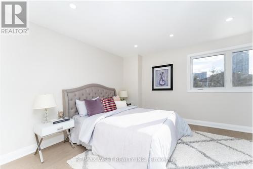 277 Wallenberg Crescent, Mississauga, ON - Indoor Photo Showing Bedroom