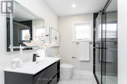 277 Wallenberg Crescent, Mississauga, ON - Indoor Photo Showing Bathroom