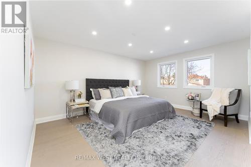 277 Wallenberg Crescent, Mississauga, ON - Indoor Photo Showing Bedroom