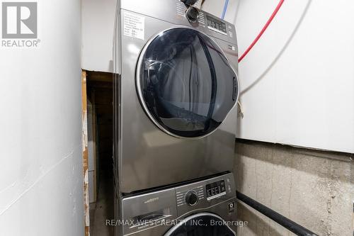 277 Wallenberg Crescent, Mississauga, ON - Indoor Photo Showing Laundry Room