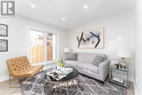 277 Wallenberg Crescent, Mississauga, ON - Indoor Photo Showing Living Room