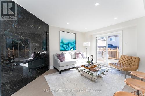 277 Wallenberg Crescent, Mississauga, ON - Indoor Photo Showing Living Room